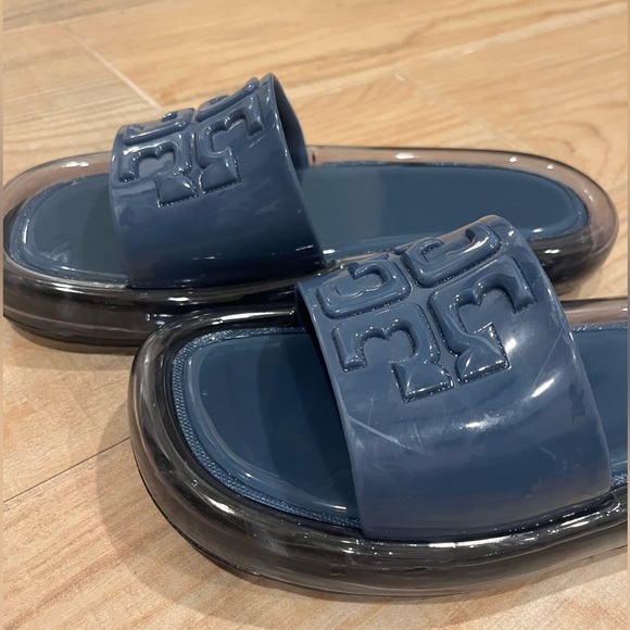 Tory Burch Bubble Jelly Sandal - Picture 3 of 5